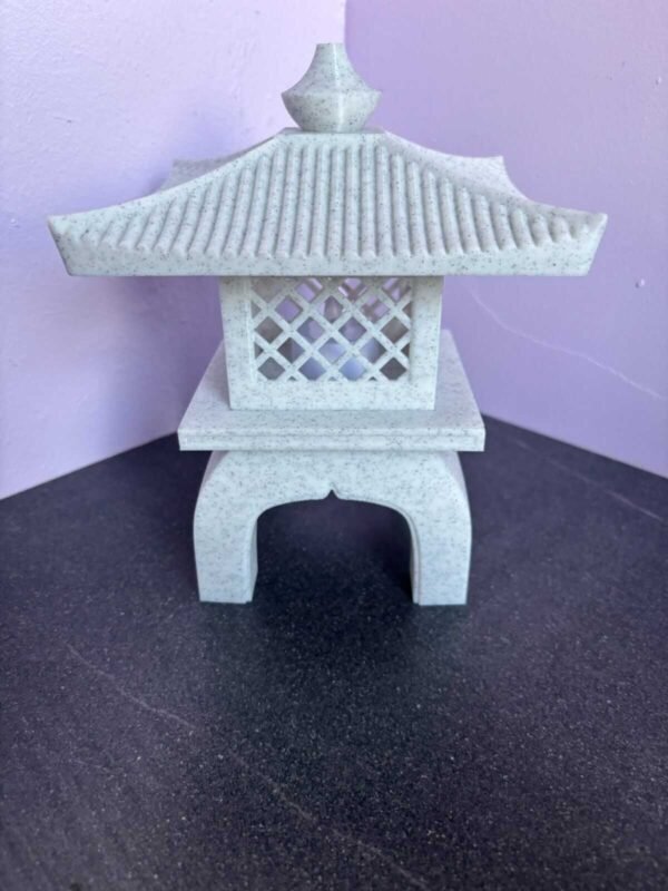 0102c315197749119353061ab1ca3c0790aa08d476 3D printed Japanese lantern tealight holder in stone-look PLA finish
