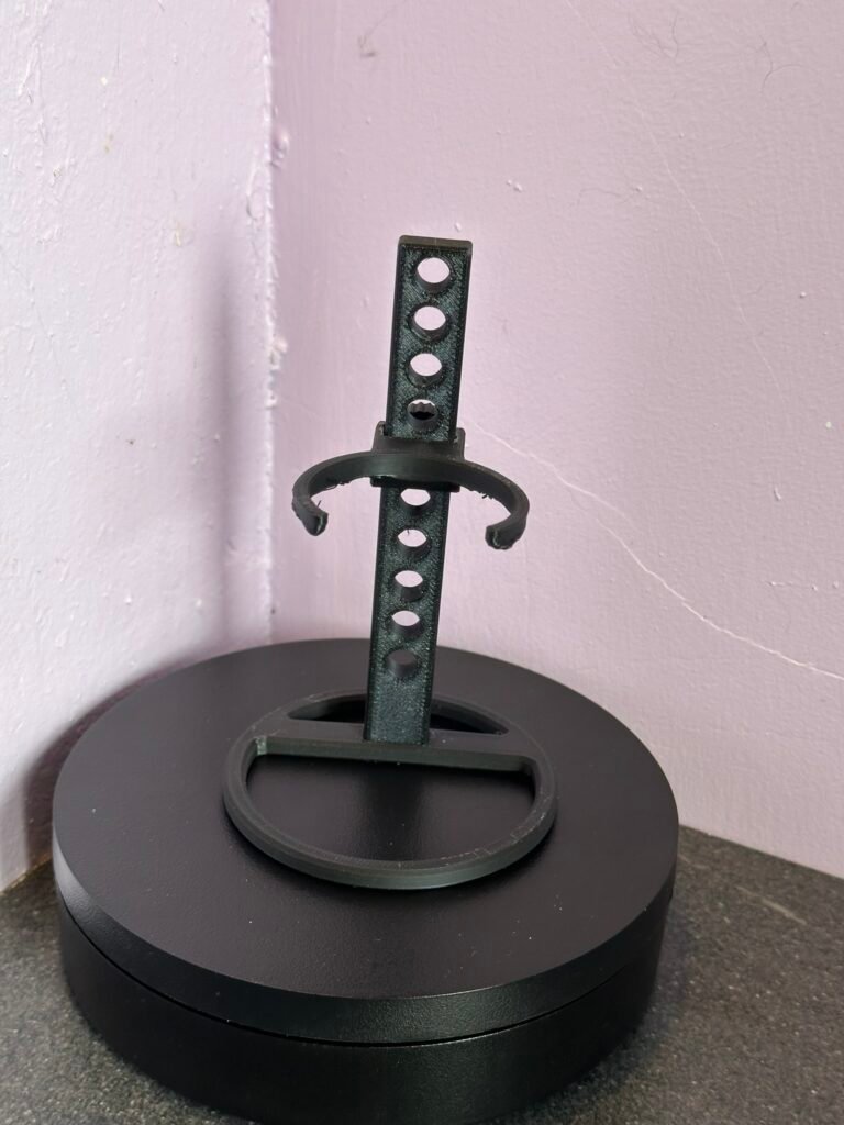 Labubu / Lafufu Display Stand – Height Adjustable Plush Figure Holder