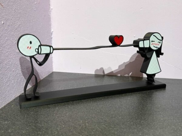 valentine’s couple cup & string phone sculpture – romantic love display