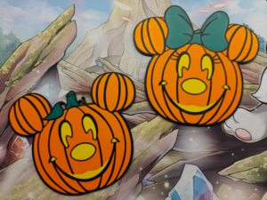 Halloween pumpkin mouse cruise door magnets — 3D printed flat illustrated boy and girl mouse jack-o-lanterns in orange with black outline, yellow glow detail and teal green stem and bow, UK made Halloween fish extender gifts
